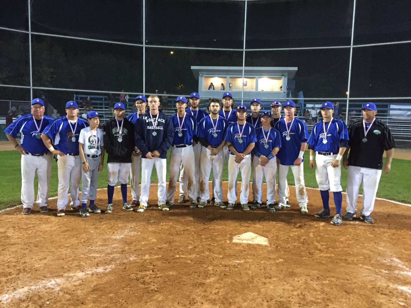 21u National Tournament Silver Medal Champions, Host Regina Optimists ! - Larger Team Picture ! 